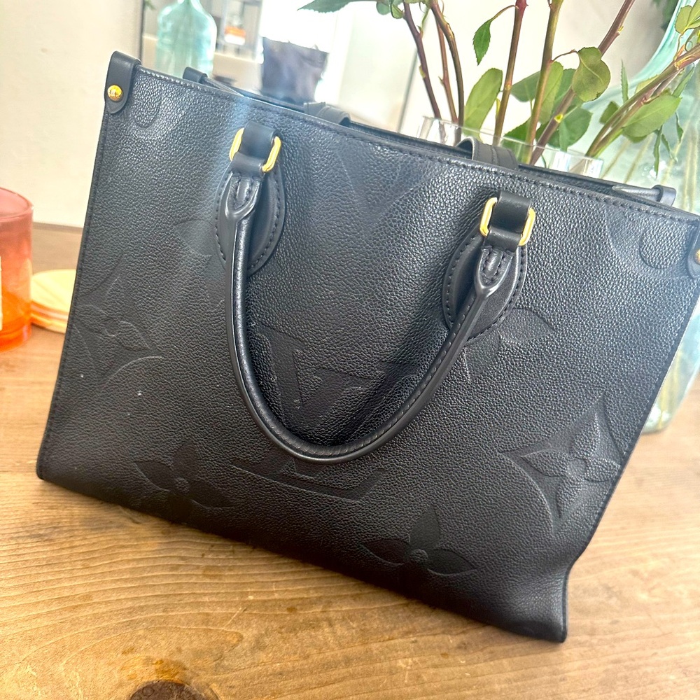 LV purse
